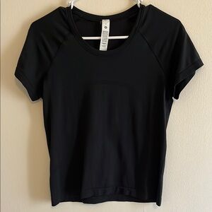 Lululemon tech short sleeve black top